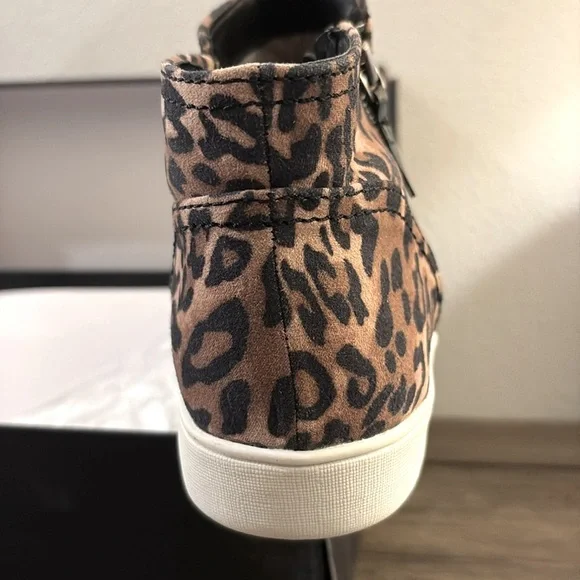 NIB [Naturalizer] Miranda Cheetah High Top Zipper Flat Sneakers Women’s Sz 7.5 - Picture 6 of 11